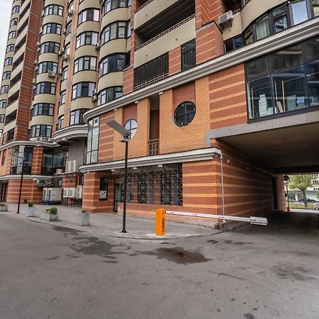 New Building Near Arena City Lesi Ukrainky 7A キエフ エクステリア 写真