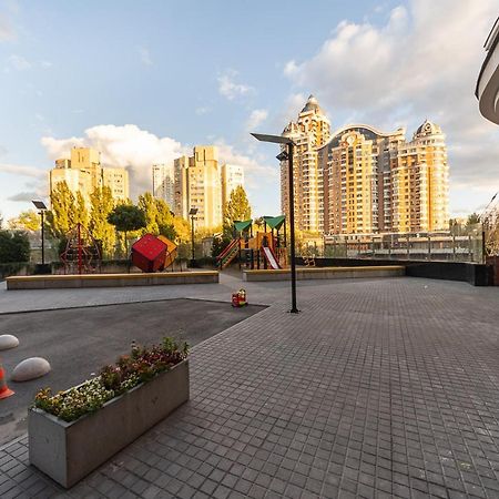 New Building Near Arena City Lesi Ukrainky 7A キエフ エクステリア 写真